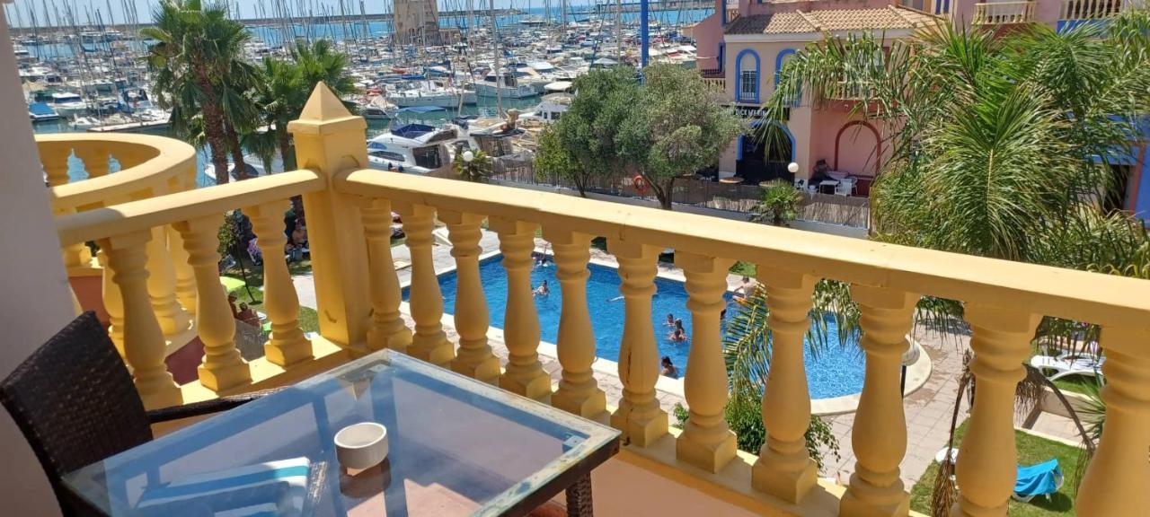 Appartement Climatise Deux Chambres Front De Mer Et Piscine Torrevieja Eksteriør bilde