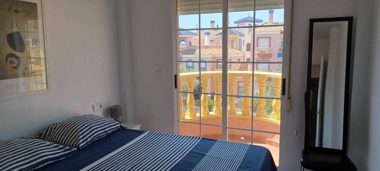 Appartement Climatise Deux Chambres Front De Mer Et Piscine Torrevieja Eksteriør bilde